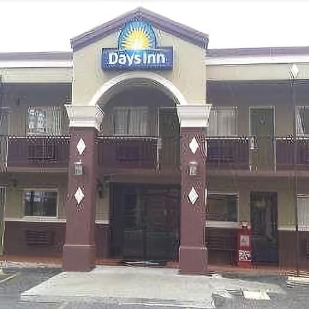 Days Inn By Wyndham Хот-Спрингс Экстерьер фото