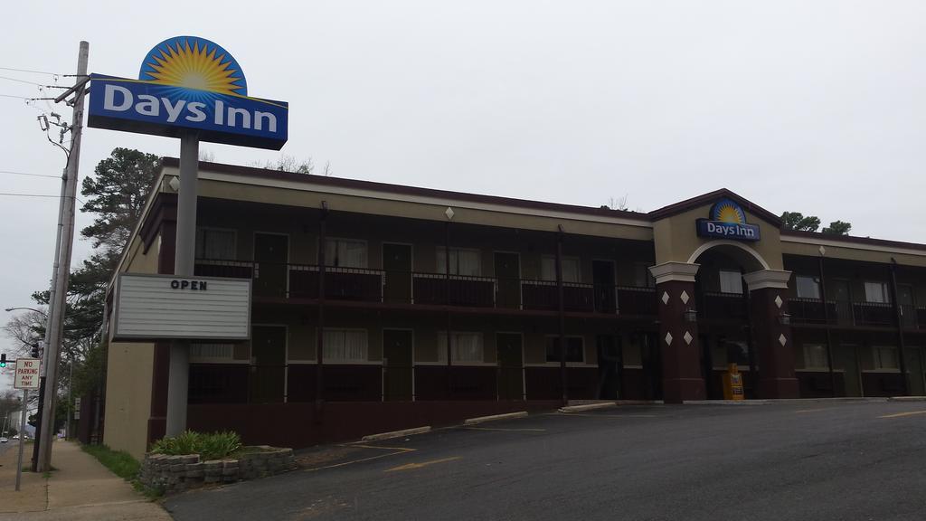 Days Inn By Wyndham Хот-Спрингс Экстерьер фото